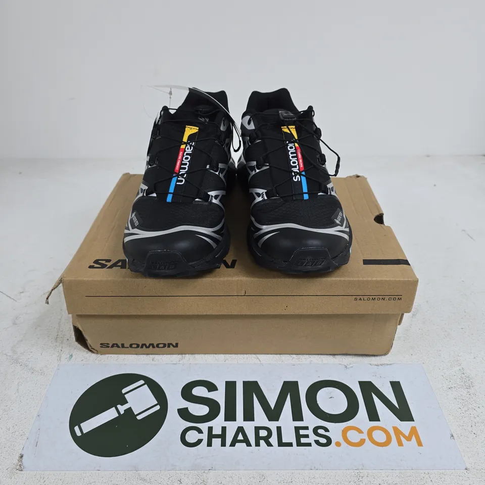BOXED PAIR OF SALOMON XT-6 GTX TRAINERS IN BLACK/SILVER - UK 9