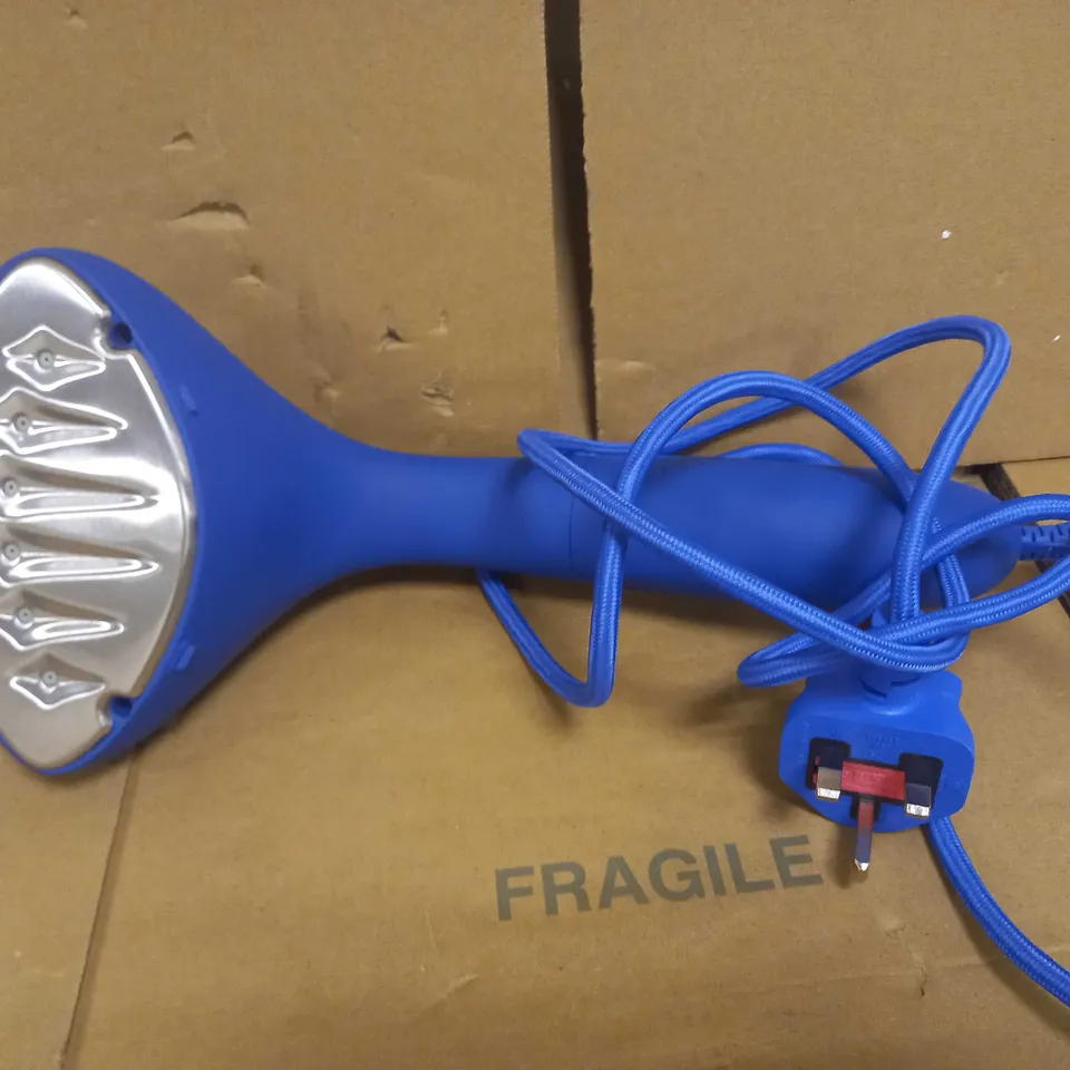 STEAM CREATION- PROFESSIONAL HANDHELD CLOTHES STEAMER/PORTABLE GARMENT STEAMER