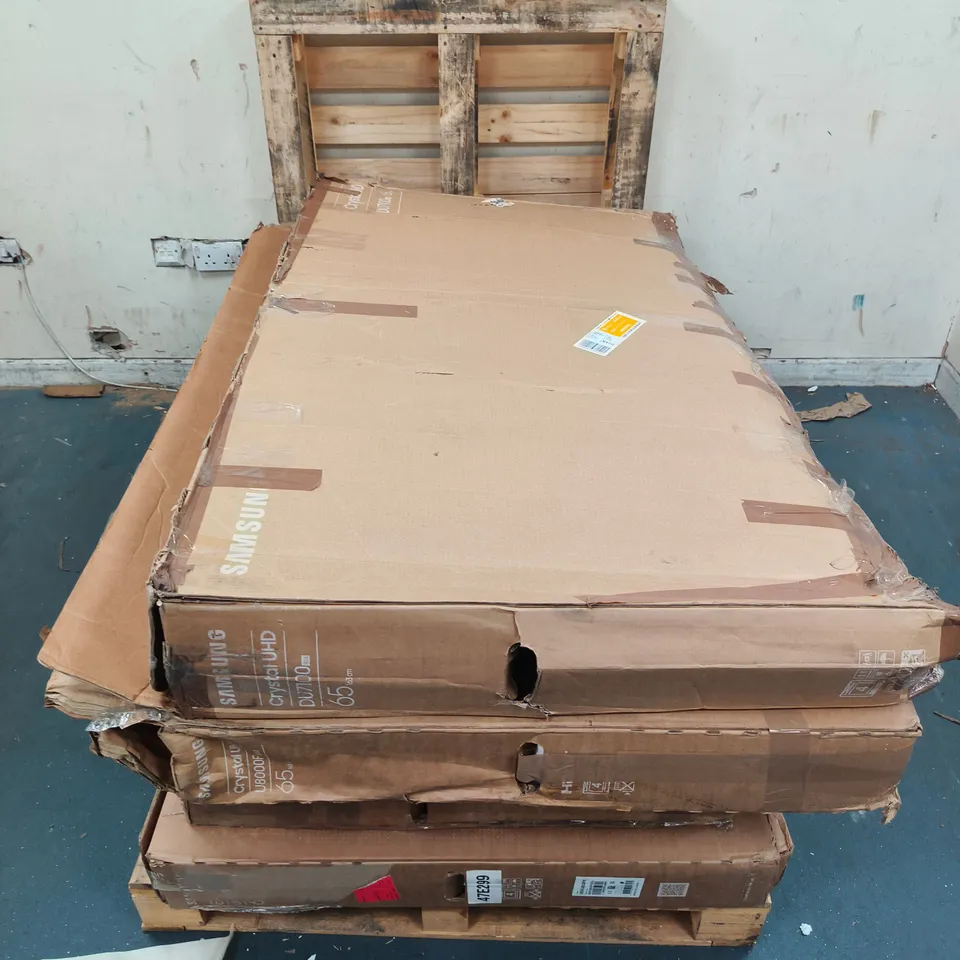 PALLET OF ASSORTED BROKEN TV'S