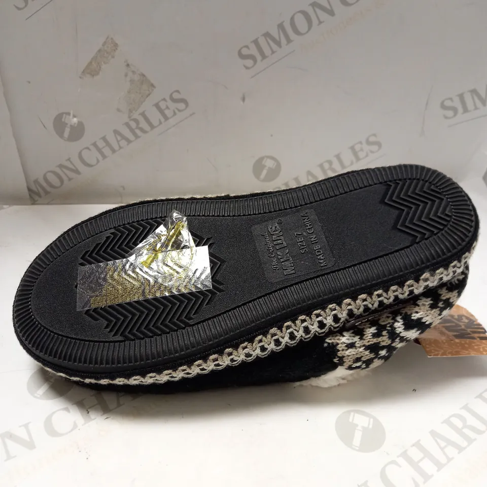 MUK LUKS MAGDALANA CHEETAH SLIPPERS - SIZE 5