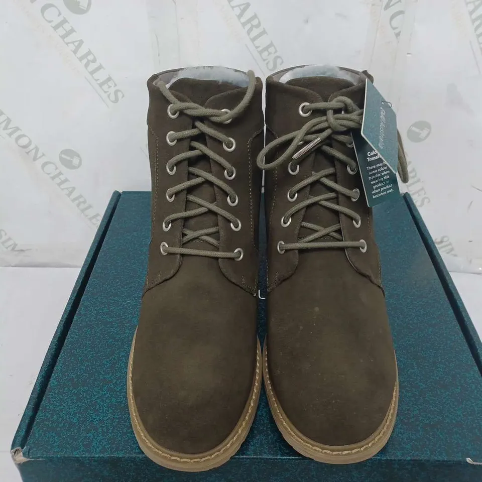 BOXED PAIR OF EMU EXPLORER BIRICET LACE UP WATERPROOF ANKLE BOOTS IN DARK OLIVE - MENS 8