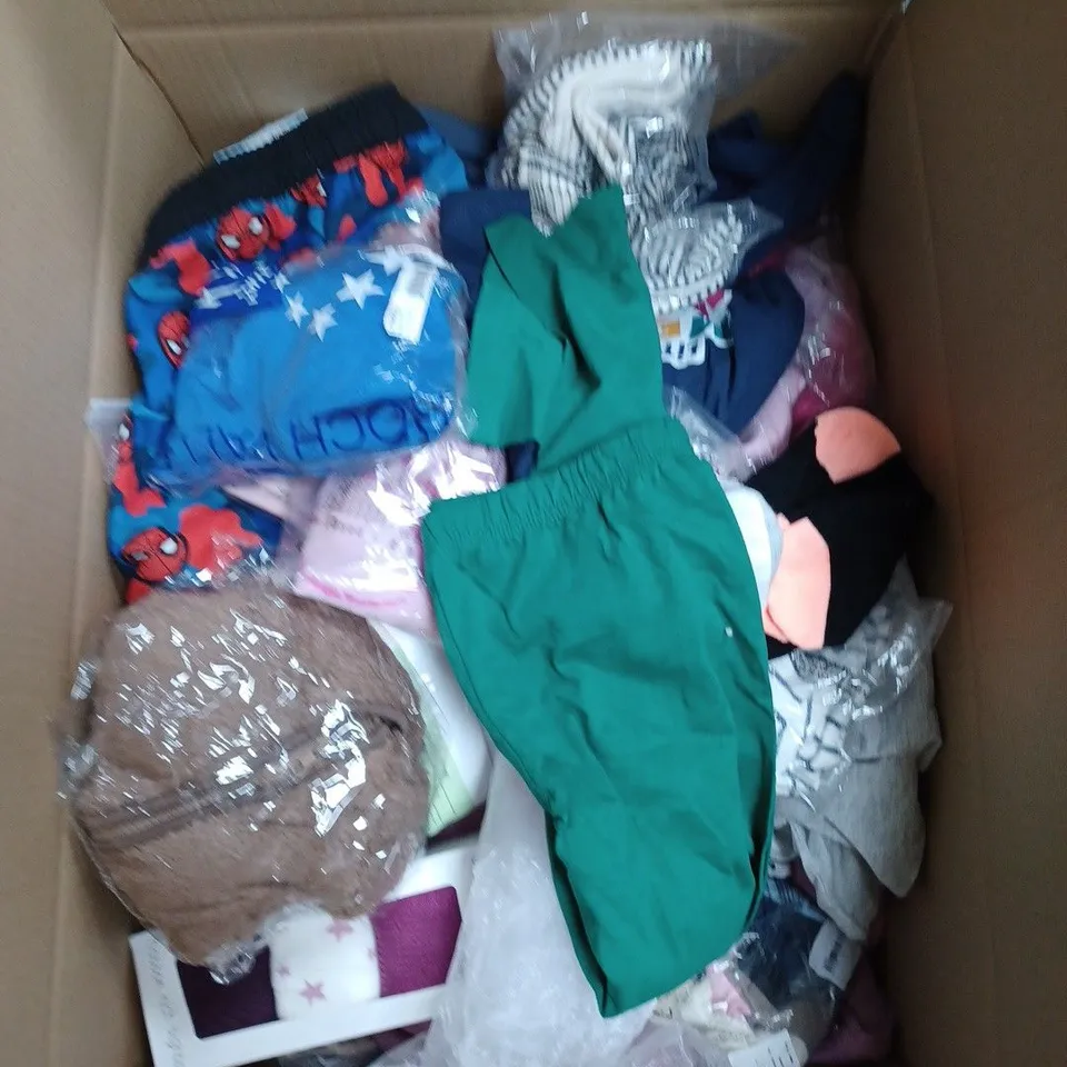 BOX OF ASSORTED CHILDRENS CLOTHING ITEMS TO INCLUDE PYJAMAS, BABY GROWS, JUMPERS ETC 