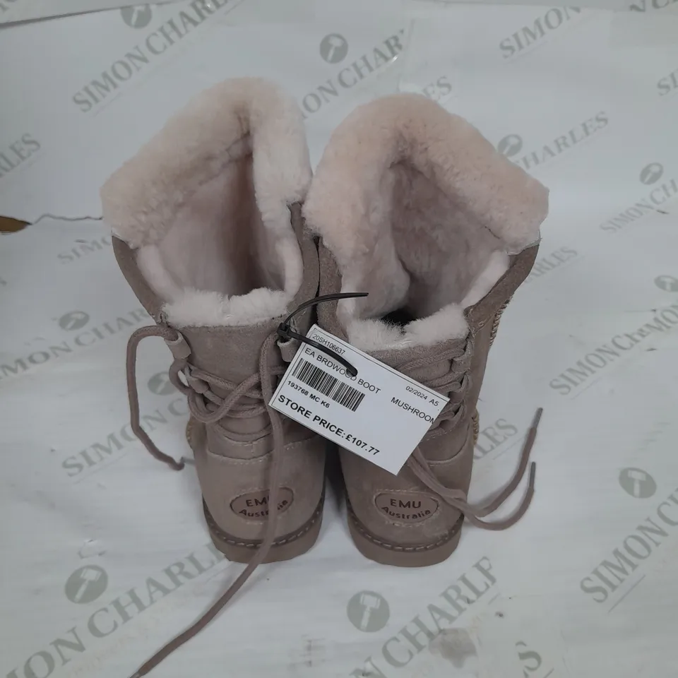 BOXED PAIR OF EMU BIRDWOOD BOOTS IN MUSHROOM UK SIZE 6