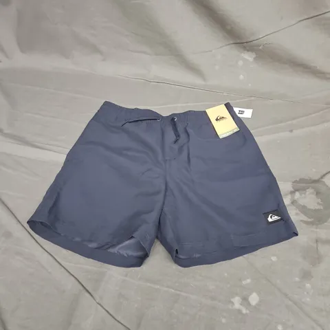 QUICKSILVER EVERYDY SOLID VOLLEY SHORTS IN NAVY SIZE YOUTH 14/L