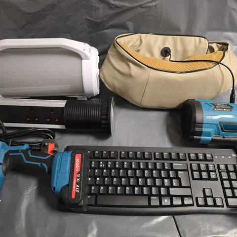 LOT OF APPROXIMATELY 8 ASSORTED TECH ITEMS TO INCLUDE POWER TOWER, PORTABLE SPEAKER AND MASSAGE CUSHION