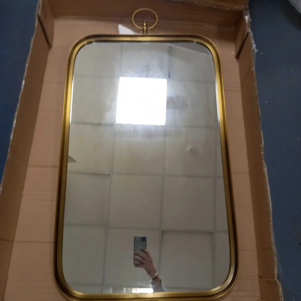 DESIGNER STYLE HOPWOOD CURVED RECTANGULAR MIRROR - GOLD EFFECT