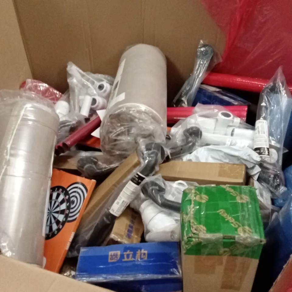 PALLET OF ASSORTED HOUSEHOLD GOODS & PRODUCTS TO INCLUDE; BED WEDGE CUSHIONS, DART BOARDS, GRAB RAILS ETC