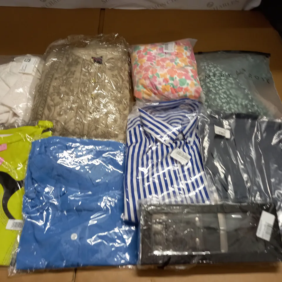 LARGE QUANTITY OF ASSORTED BAGGED CLOTHING ITEMS 