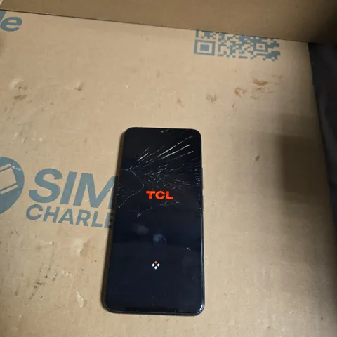 TCL SMARTPHONE – BLACK, CRACKED SCREEN
