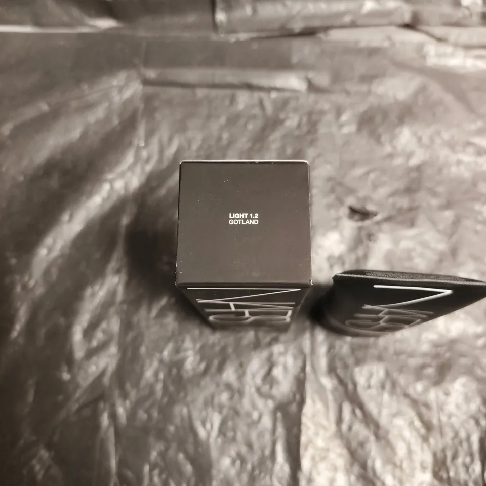 NARS PURE RADIANT TINTED MOISTURIZER SPF 30 PA+++ – SHADE LIGHT 1.2 GOTLAND - 50ML