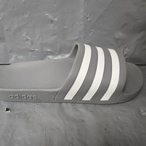 UNBOXED PAIR OF ADIDAS 3 STRIPE SLIDES IN GREY - SIZE 9
