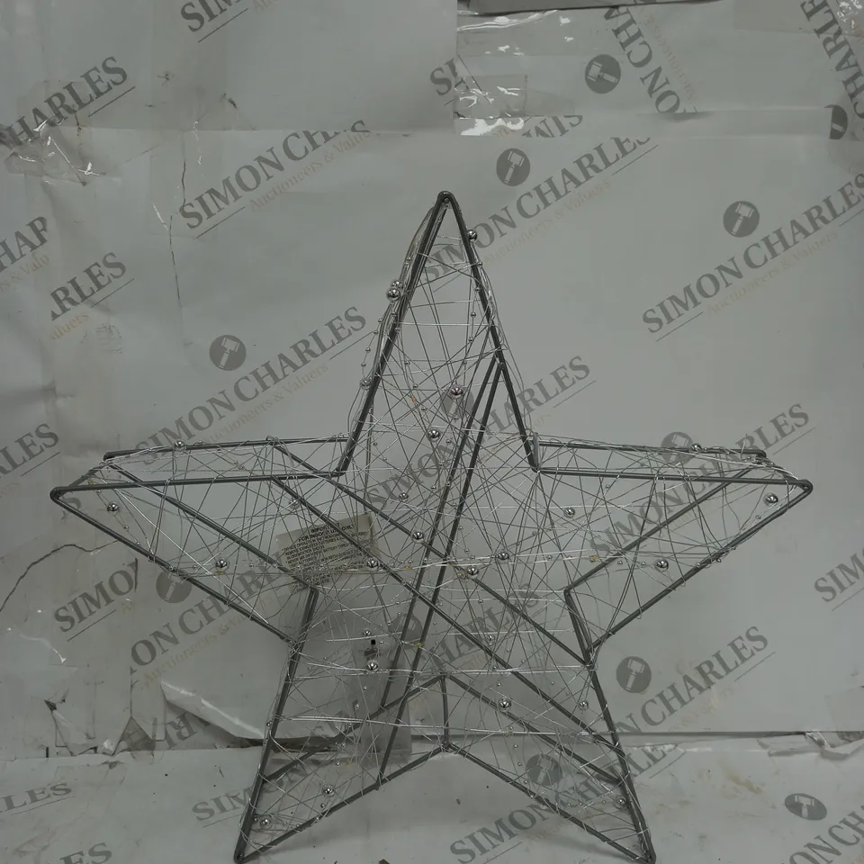 SET OF 2 LIGHT UP STAR ROOM DECORATIONS RRP £32.99