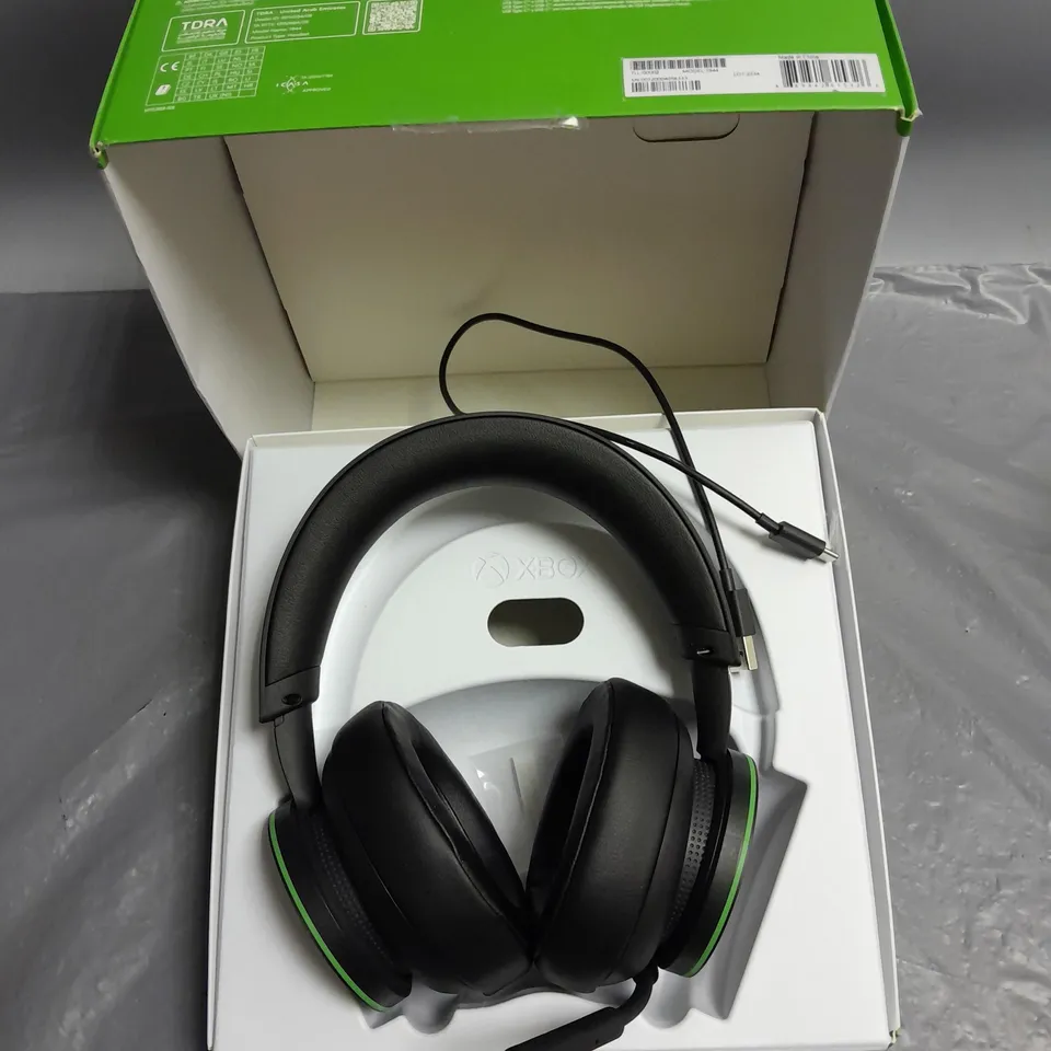 BOXED XBOX WIRELESS HEADSET IN BLACK