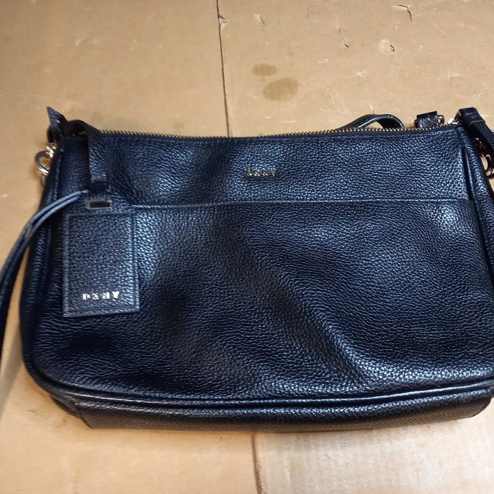DKNY LEATHER HANDBAG 