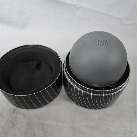 ODDBALL MUSIC MAKER IN BLACK 