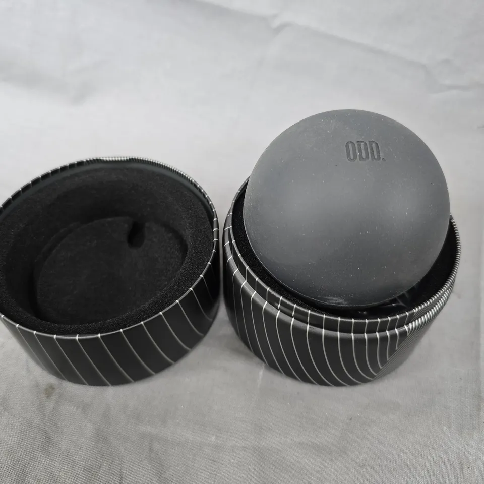 ODDBALL MUSIC MAKER IN BLACK 