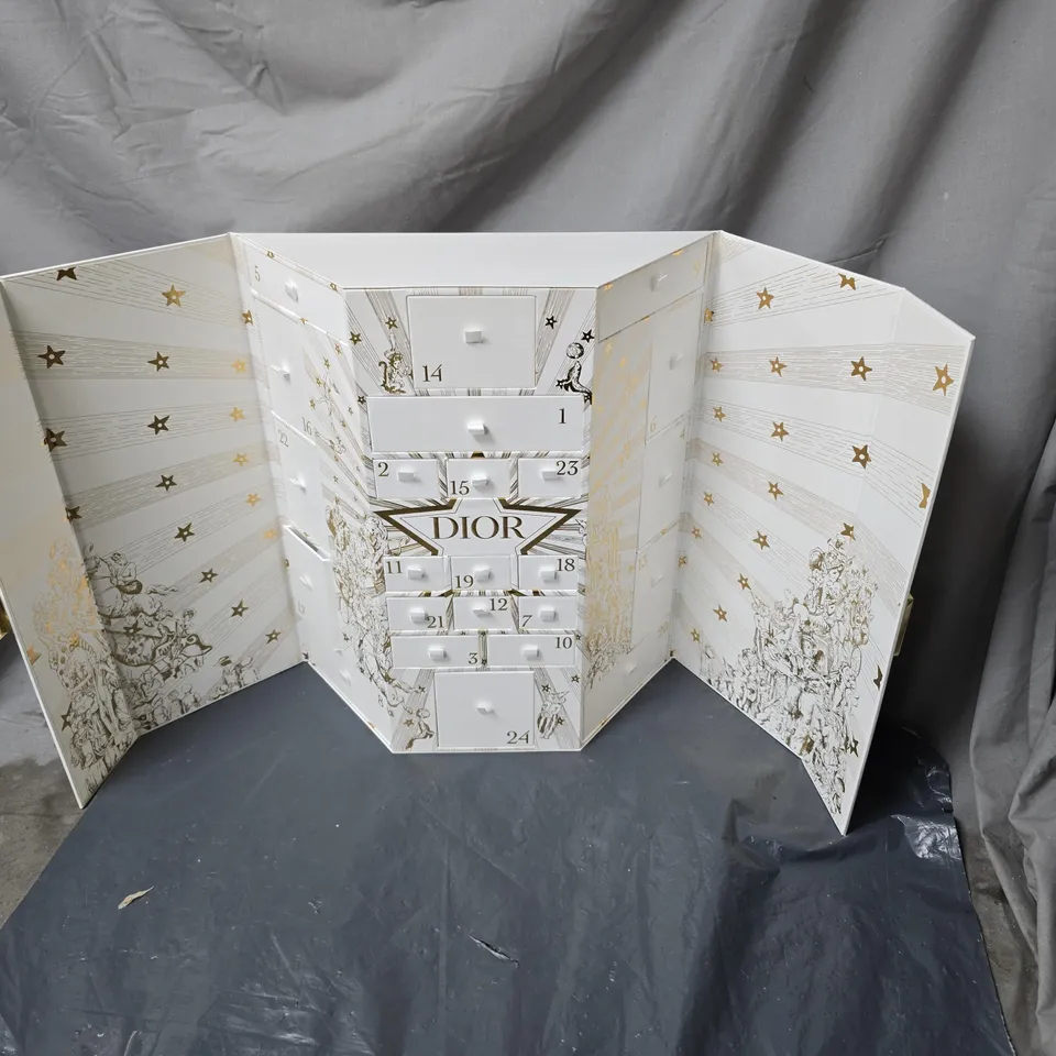 DIOR ADVENT CALENDAR WITH 24 DRAWERS – DECORATIVE CALENDAR - CONTAINS MINIATURE BEAUTY PRODUCTS 