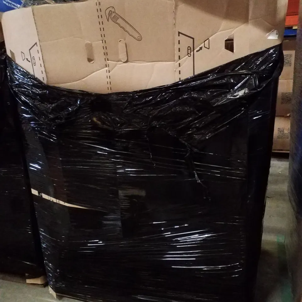 PALLET CONTAINING ASSORTED PRODUCTS INCLUDING PLAYPEN, TOILET SEAT, BABY HIGH CHAIR, CAT LITTER BOX & DUAL BASKET DIGITAL AIR FRYER