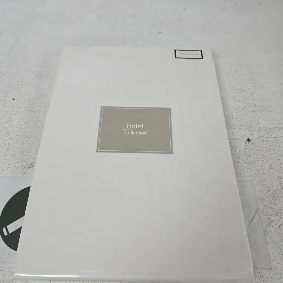 10 X HOTEL COLLECTION DOUBLE DUVET COVERS IN WHITE