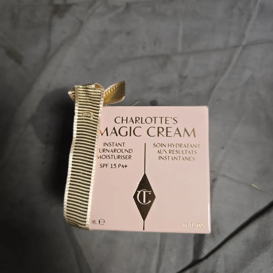 CHARLOTTE TILBURY CHARLOTTE'S MAGIC CREAM INSTANT TURNAROUND MOISTURISER SPF 15 PA+ - 50 ML