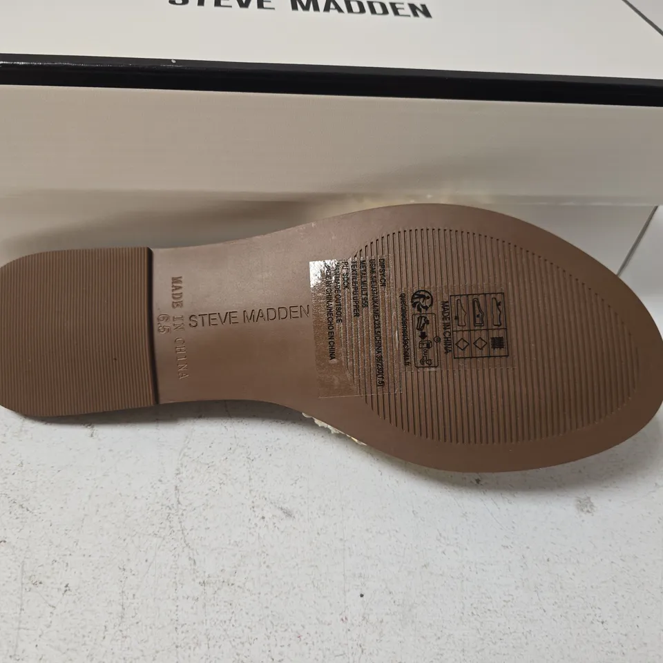 BOXED PAIR OF STEVE MADDEN DIPSY CREAM SANDALS - SIZE 37