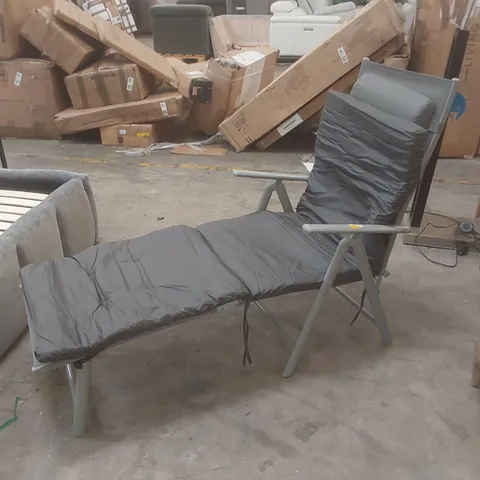 DESIGNER FOLDING SUN LOUNGER WITH CUSHION