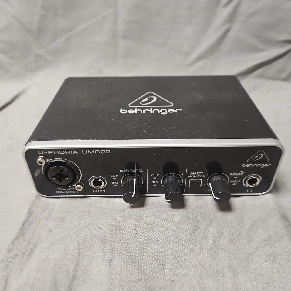 BEHRINGER U-PHORIA UMC22 USB AUDIO INTERFACE – AUDIOPHILE 2X2 WITH MIDAS MIC PREAMPLIFIER