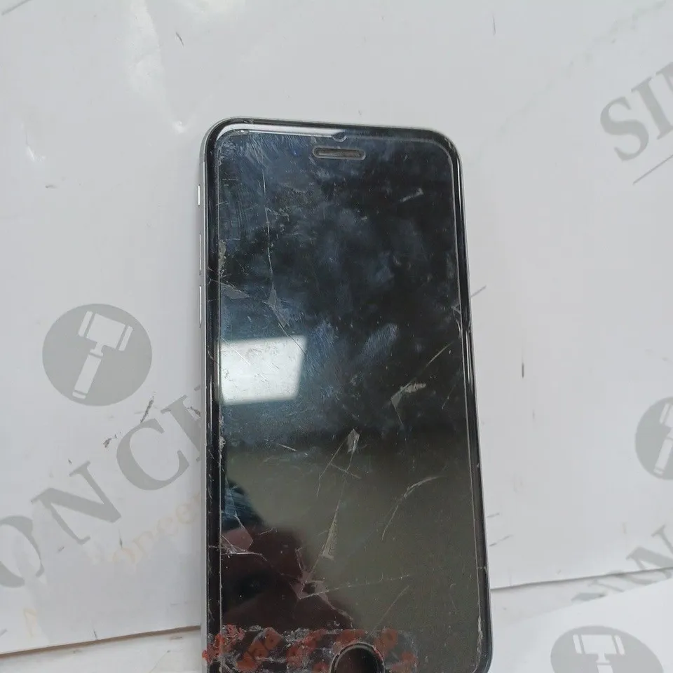 UNBOXED IPHONE 6S IN SILVER 