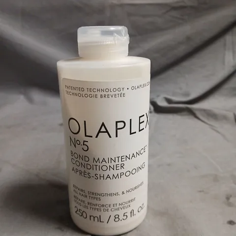 OLAPLEX NO.5 BOND MAINTENANCE CONDITIONER, 250 ML