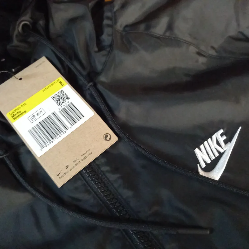 NIKE LIGHTWEIGHT ZIP THROUGH JACKET - S/P