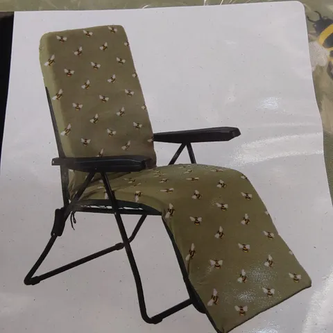 BRAND NEW BAGGED SET OF 2 MULTI-POSITION GARDEN RELAXER CHAIRS - GREEN BEE