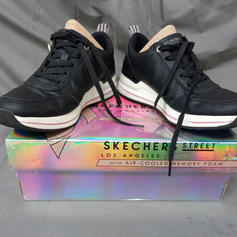 BOXED PAIR OF SKECHERS SHOES IN BLACK SIZE 5.5