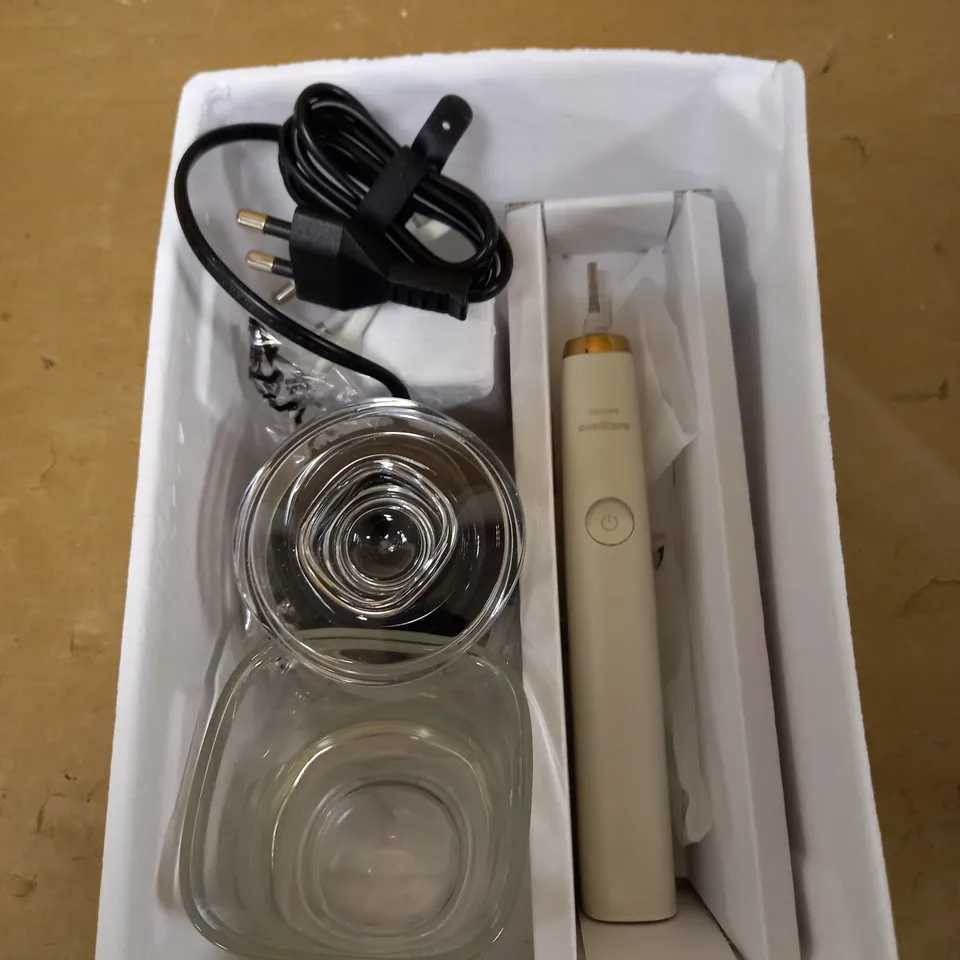 PHILIPS SONICARE DIAMONDCLEAN 9000 ELECTRIC TOOTHBRUSH