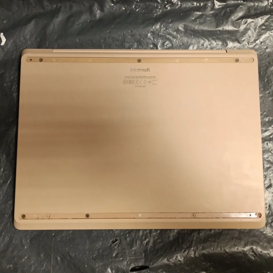 MICROSOFT SURFACE LAPTOP GO - 1943