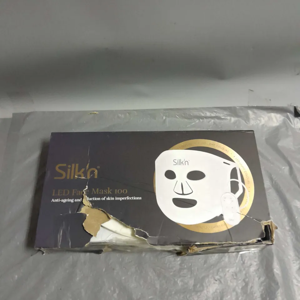 BOXED SILK'N LED FACE MASK 100 ANTI-AGEING AND REDUCTION OF SKIN IMPERFECTIONS
