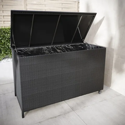 BOXED 870L LOCKABLE EXTRA LARGE DECK BOX 