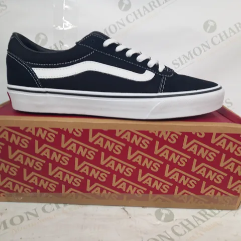 BOXED PAIR OF VANS WARD SUEDE CANVAS SHOES IN BLACK/WHITE UK SIZE 8.5