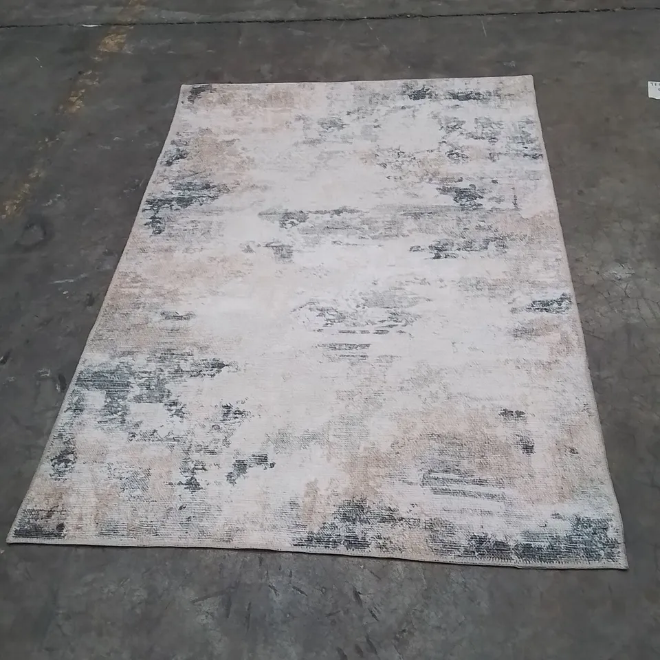QUALITY DESIGNER AREA RUG - APPROXIMATELY 170X110CM