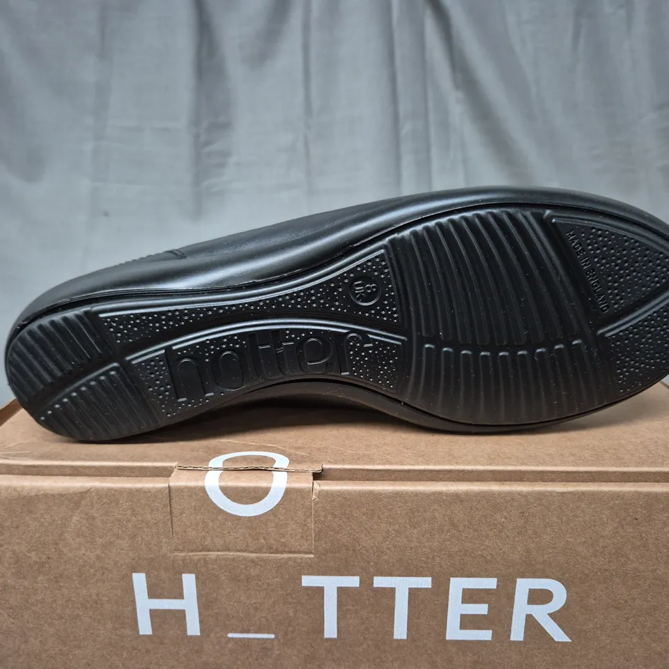 BOXED HOTTER ROBYNS II WIDE BLACK SLIP ON FLATS - UK 8 