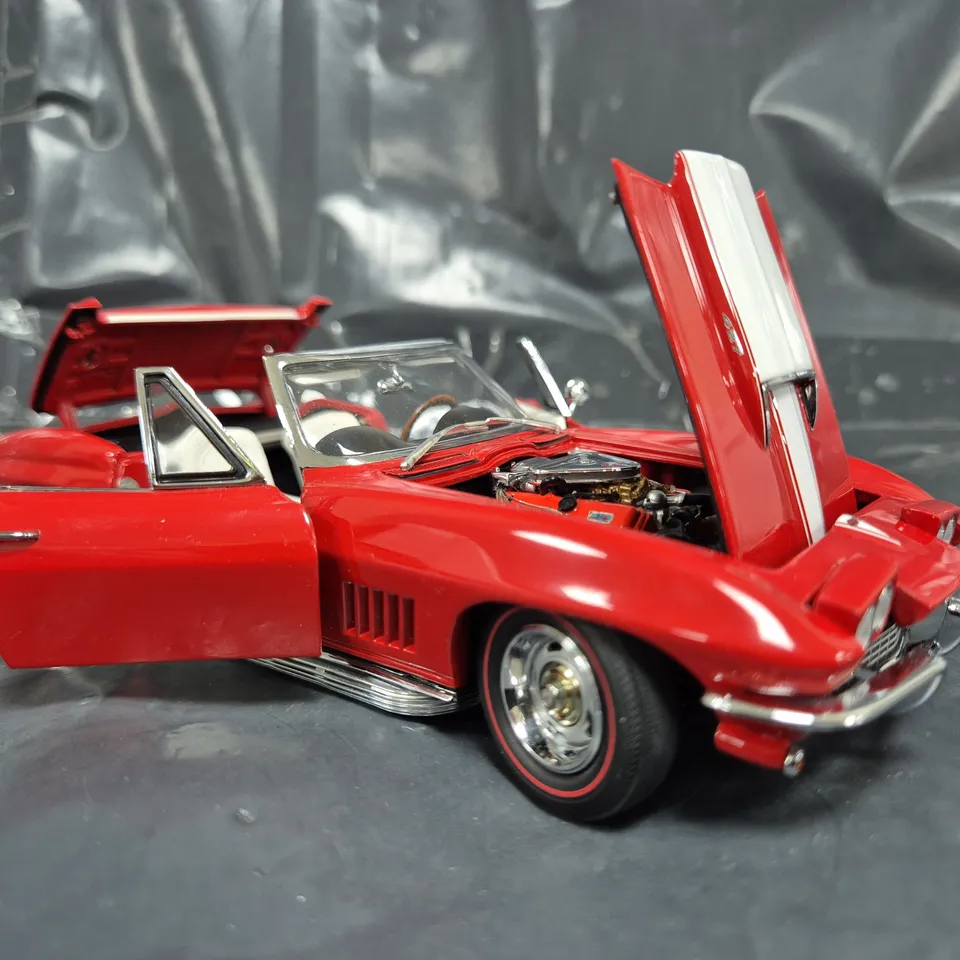 GM 1967 CORVETTE CONVERTIBLE MODEL REPLICA