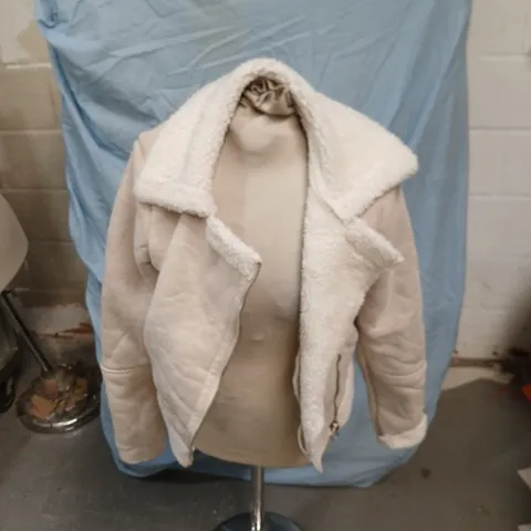 STRADIVARIUS BEIGE FAUX-SHERPA JACKET β WOMENβS ZIP FRONT (EUR 5 / USA 5)