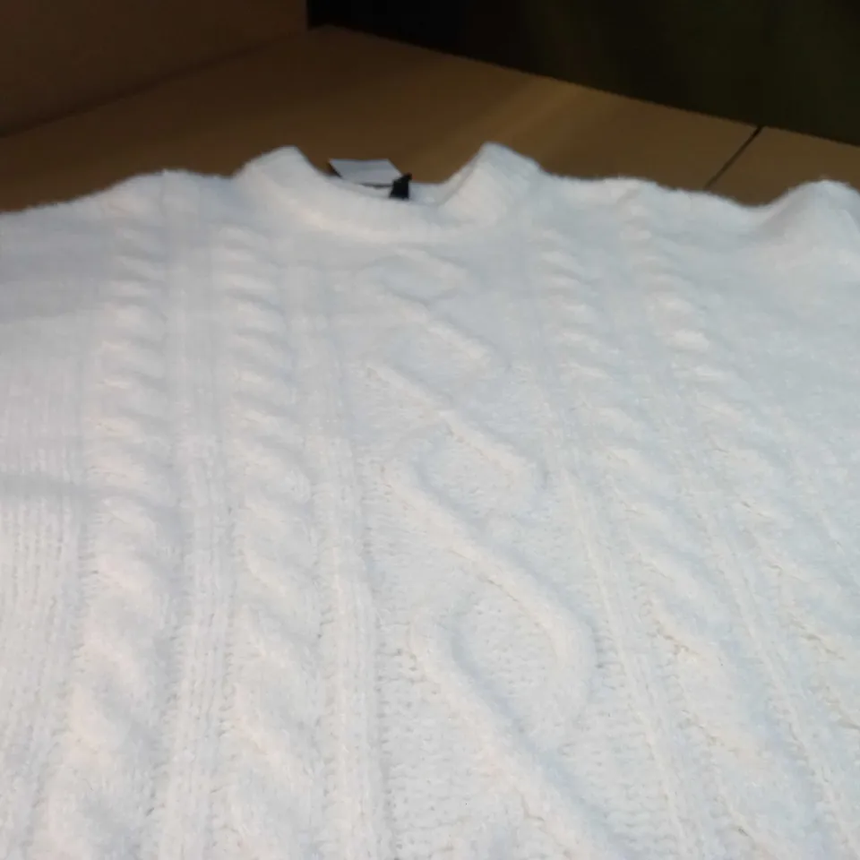 DIVIDED WHITE SOFT KNIT JUMPER - XS