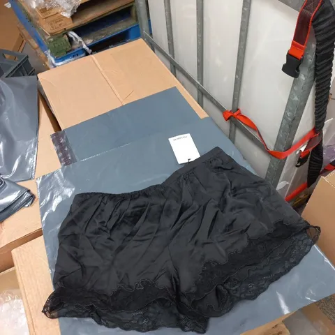 PULL&BEAR BLACK SATIN BRIEFS WITH LACE TRIM – UK M (EUR M / US M)