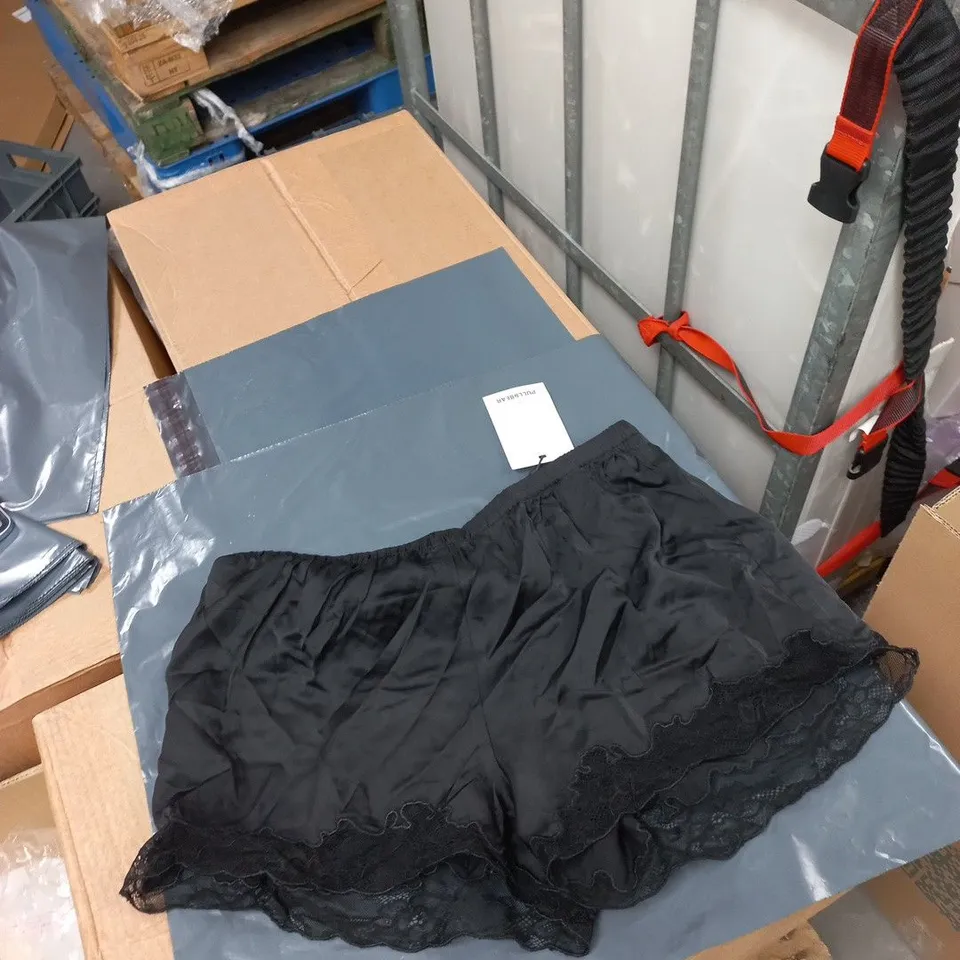 PULL&BEAR BLACK SATIN BRIEFS WITH LACE TRIM – UK M (EUR M / US M)