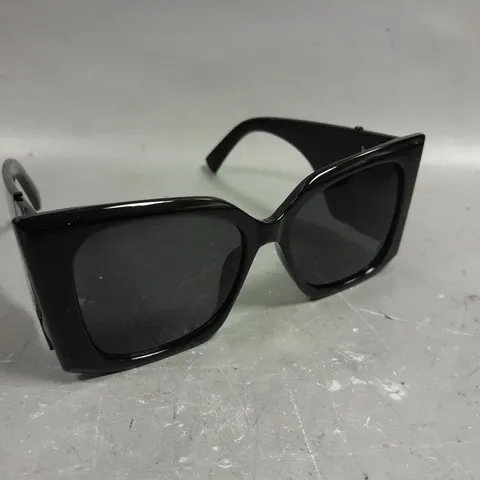 SAINT LAURENT CAT EYE FRAME SUNGLASSES