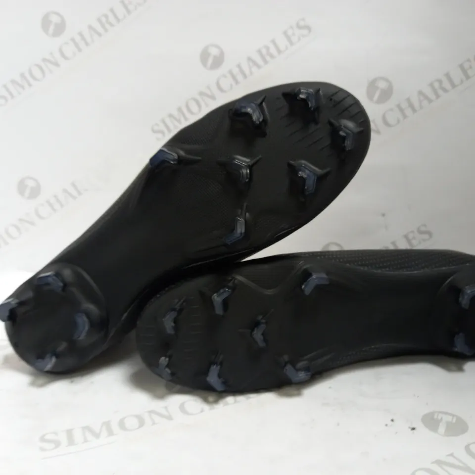 MERCURIAL FOOTBALL BOOTS UK SIZE 10