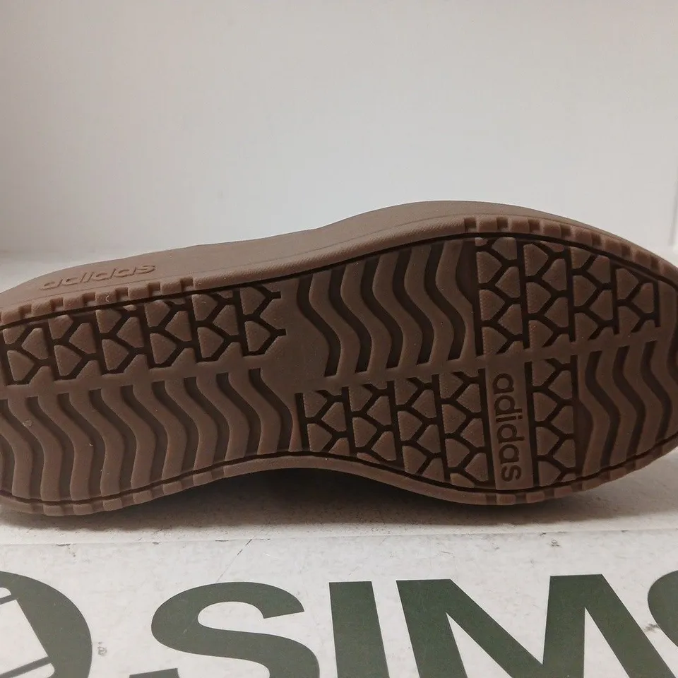 ADIDAS LEOPARD PRINT TRAINERS – SIZE 4