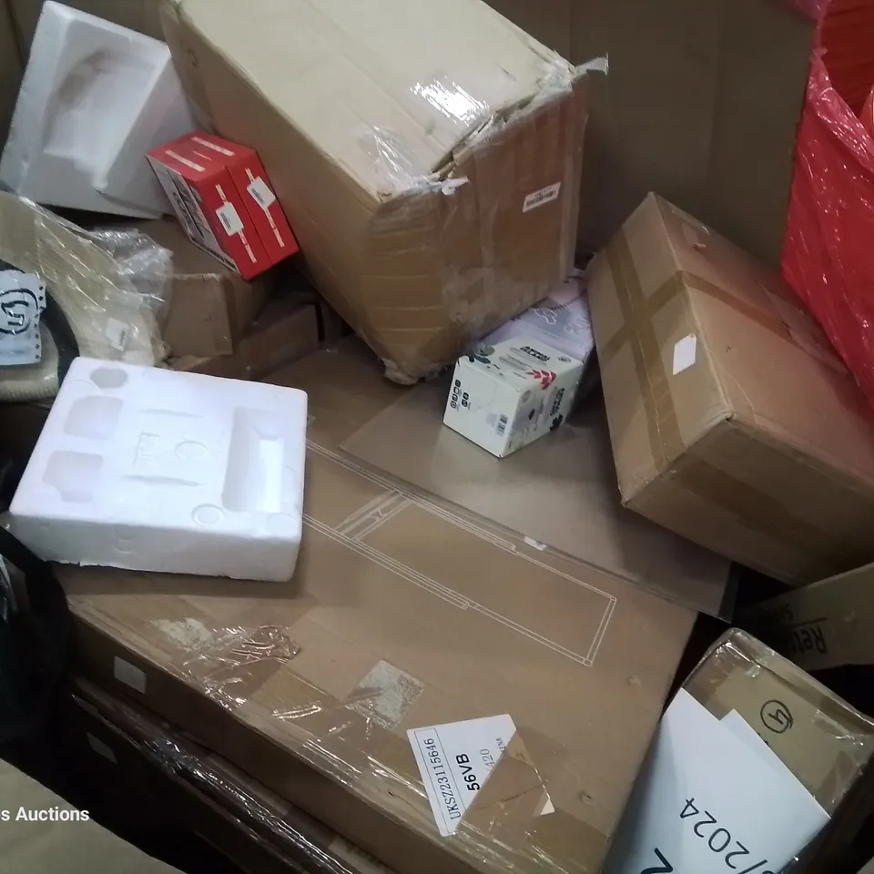 PALLET OF ASSORTED ITEMS INCLUDING: WELLMET CHANDELIER, BEDSIDE TABLE, FOOT BATH, TENTS, FOLDING STOOL