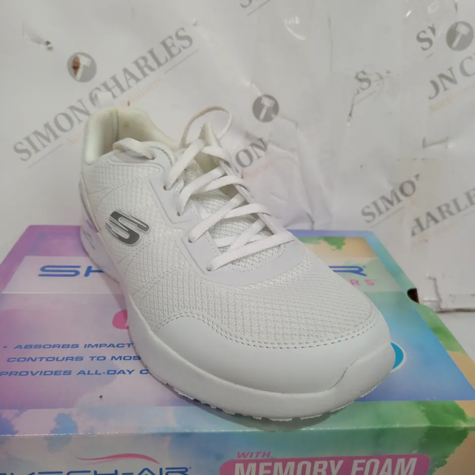 SKECHERS SKECH-AIR DYNAMIGHT METALLIC CLIP LACE UP TRAINER SIZE 7