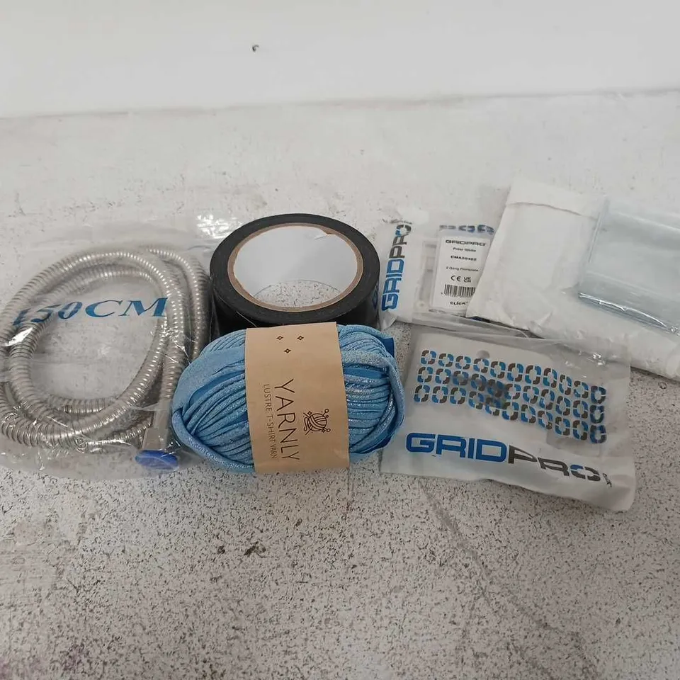 APPROXIMATELY 15 ASSORTED HOUSEHOLD ITEMS TO INCLUDE YARN, FRONT PLATE, WATER PIPE, ETC